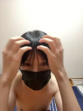 Kiki   1 online show from 02/16/26, 02:02