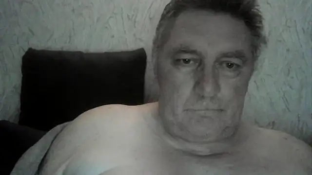 Snapshot of edje59a chatting on 02/12/26, 02:17 edje59a online show from 02/12/26, 02:17