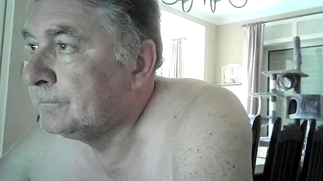 Snapshot of edje59a chatting on 04/23/26, 06:14 edje59a online show from 04/23/26, 06:14