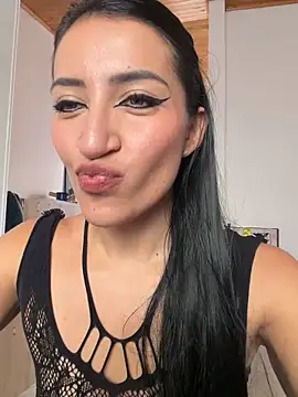 Charlottee01- online show from 06/08/26, 07:36