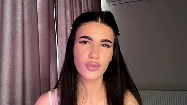 KarieEgge online show from 05/19/26, 03:51