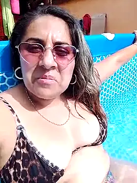 Snapshot of Antoniasweet chatting on 06/20/26, 01:58 Antoniasweet online show from 06/20/26, 01:58