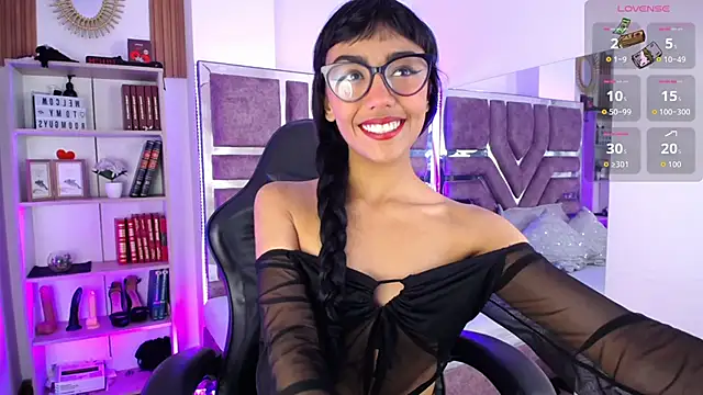 Violett Gardenn online show from 06/10/26, 11:31