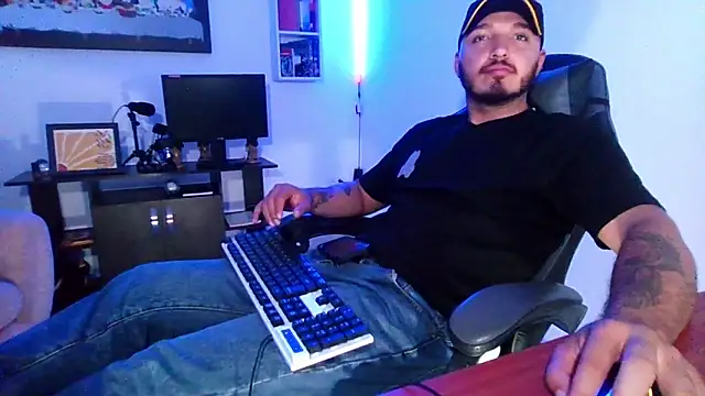 Snapshot of Thiago_420 chatting on 05/15/26, 11:34 Thiago 420 online show from 05/15/26, 11:34