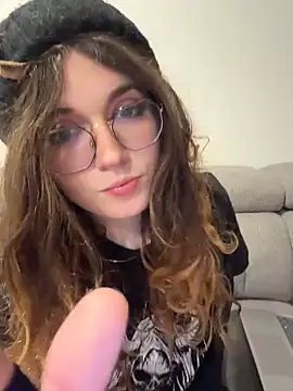 Snapshot of cutypiefull chatting on 05/16/26, 12:40 cutypiefull online show from 05/16/26, 12:40