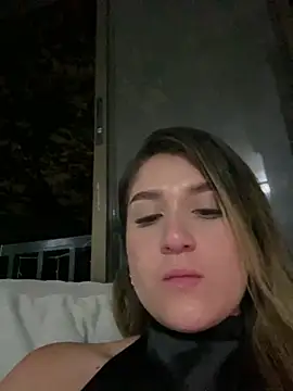 IsabelleMilan online show from 06/25/26, 05:12
