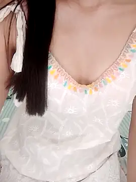 Snapshot of Ipho_girl chatting on 06/19/26, 08:23 Ipho girl online show from 06/19/26, 08:23