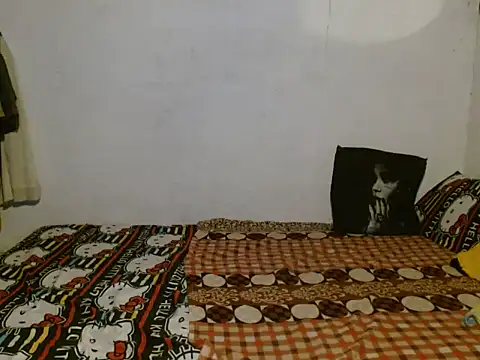 Snapshot of Fantastic_Slutty chatting on 05/18/26, 12:29 Fantastic Slutty online show from 05/18/26, 12:29