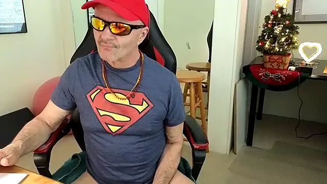 Snapshot of hotdadbod chatting on 12/18/24, 09:18 hotdadbod online show from 12/18/24, 09:18