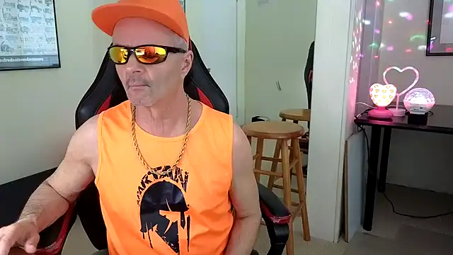 Snapshot of hotdadbod chatting on 01/06/25, 09:22 hotdadbod online show from 01/06/25, 09:22