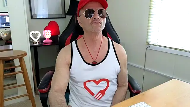 Snapshot of hotdadbod chatting on 02/21/25, 09:11 hotdadbod online show from 02/21/25, 09:11