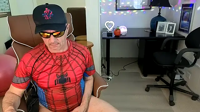 Snapshot of hotdadbod chatting on 10/11/25, 08:40 hotdadbod online show from 10/11/25, 08:40