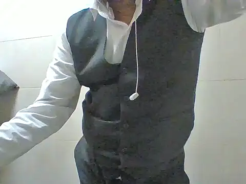 RAINBOWONE online show from 05/16/26, 06:32