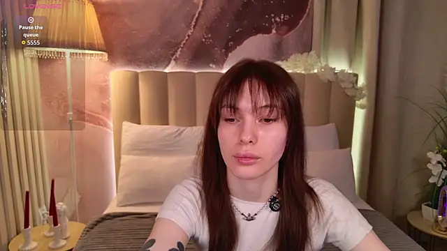 Mili Joy online show from 05/18/26, 07:41