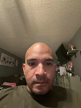 Snapshot of 3ltiti chatting on 05/17/26, 11:28 3ltiti online show from 05/17/26, 11:28