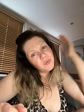 Snapshot of anabellefetish1 chatting on 05/18/26, 06:58 anabellefetish1 online show from 05/18/26, 06:58
