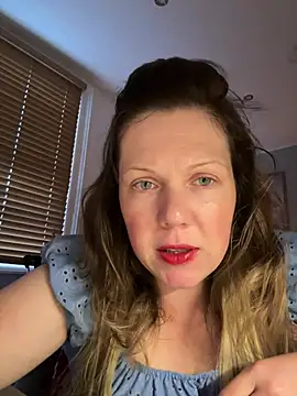 Snapshot of anabellefetish1 chatting on 05/19/26, 06:36 anabellefetish1 online show from 05/19/26, 06:36