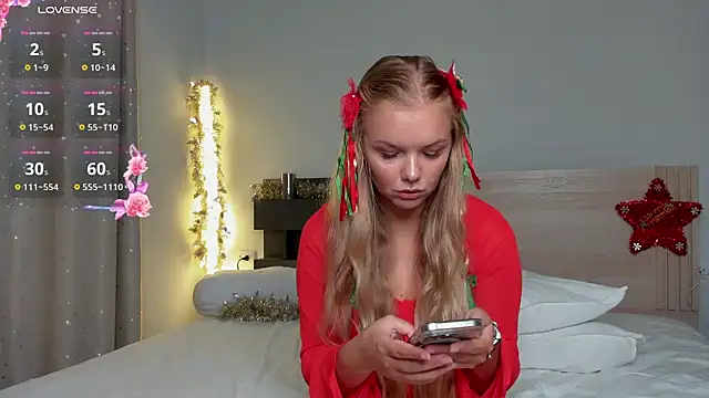 Snapshot of urblonde chatting on 12/21/24, 01:04 urblonde online show from 12/21/24, 01:04