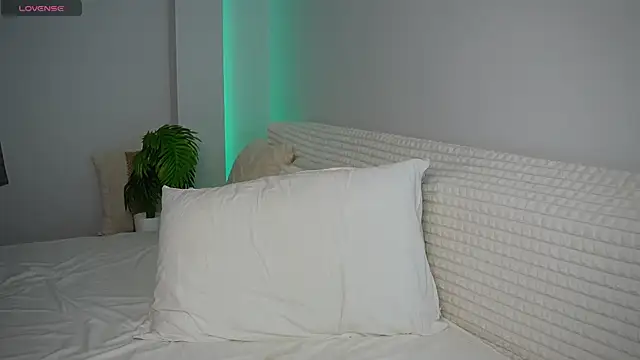 urblonde online show from 12/21/25, 11:34