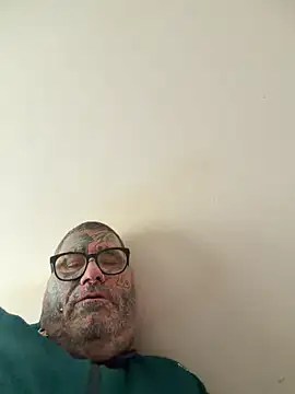 Snapshot of albertogg12 chatting on 05/16/26, 12:15 albertogg12 online show from 05/16/26, 12:15