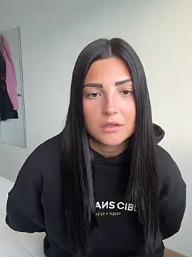 leaascorpioo online show from 05/18/26, 06:47