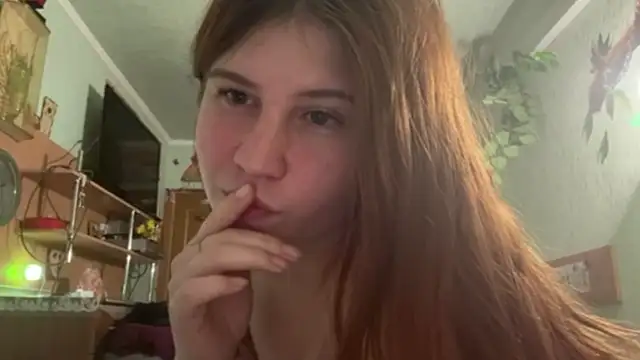 EmmaLovelyBB online show from 05/24/26, 06:46