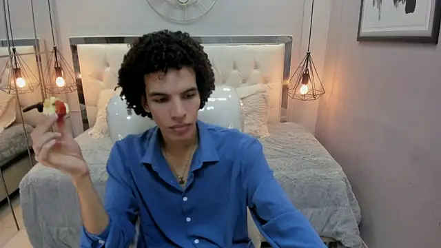 Snapshot of felix_haze chatting on 05/20/26, 05:30 felix haze online show from 05/20/26, 05:30