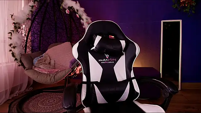 Snapshot of Scarlett_Lune chatting on 05/16/26, 08:18 Scarlett Lune online show from 05/16/26, 08:18