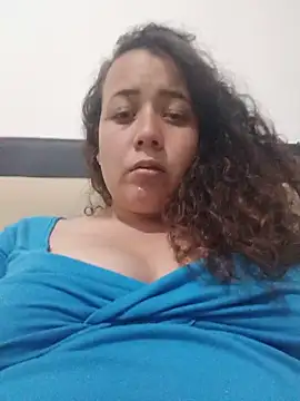 Snapshot of amaia_15 chatting on 06/17/26, 11:27 amaia 15 online show from 06/17/26, 11:27