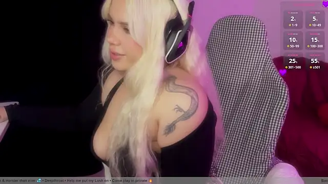 Snapshot of NinnaVoss chatting on 07/22/26, 06:49 NinnaVoss online show from 07/22/26, 06:49
