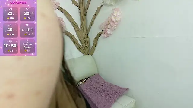 Laura  Castillo  online show from 06/03/26, 12:08