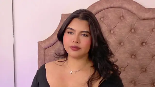 Snapshot of SophiaCollinss chatting on 05/23/26, 08:57 SophiaCollinss online show from 05/23/26, 08:57