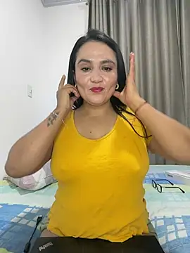 Snapshot of rousee69_ chatting on 06/01/26, 11:17 rousee69 online show from 06/01/26, 11:17