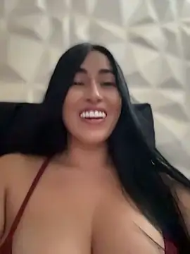 Snapshot of areviklusine1 chatting on 07/05/26, 06:26 areviklusine1 online show from 07/05/26, 06:26
