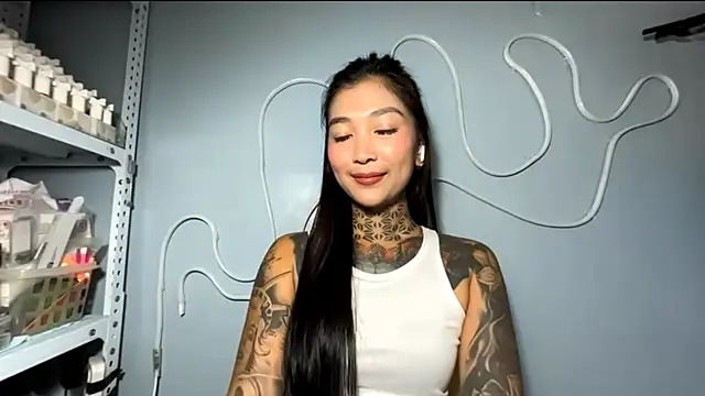 MelonyRizzolo online show from 05/17/26, 01:18