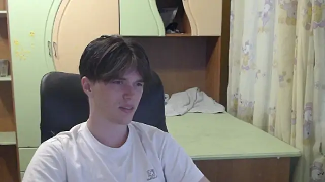 Snapshot of arthur___king chatting on 06/17/26, 12:50 arthur king online show from 06/17/26, 12:50