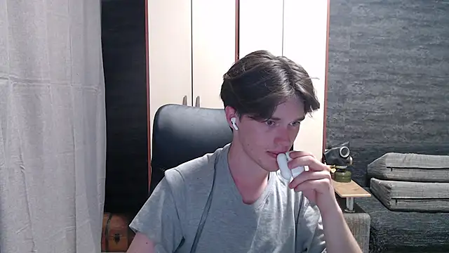 Snapshot of arthur___king chatting on 06/26/26, 01:48 arthur king online show from 06/26/26, 01:48