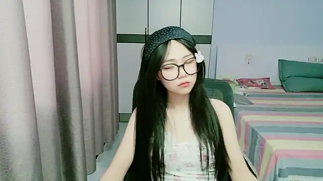 xiaoxiaoyu030 online show from 06/17/26, 08:17