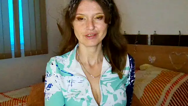 Snapshot of LoveElenika chatting on 06/14/26, 05:04 LoveElenika online show from 06/14/26, 05:04