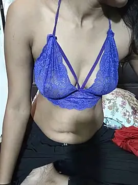 Snapshot of Bipasha_Vasu chatting on 06/20/26, 06:11 Bipasha Vasu online show from 06/20/26, 06:11