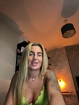 CharlottemilfUKx online show from 05/21/26, 11:34
