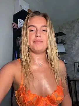 CharlottemilfUKx online show from 06/04/26, 07:53