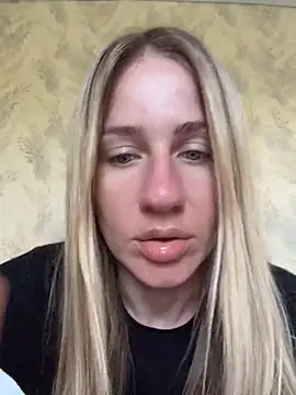 Snapshot of AnnaMist_ chatting on 06/08/26, 06:47 AnnaMist online show from 06/08/26, 06:47
