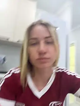 Snapshot of AnnaMist_ chatting on 06/11/26, 02:59 AnnaMist online show from 06/11/26, 02:59