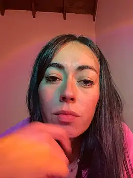 Snapshot of ToxicYani chatting on 05/20/26, 04:18 ToxicYani online show from 05/20/26, 04:18