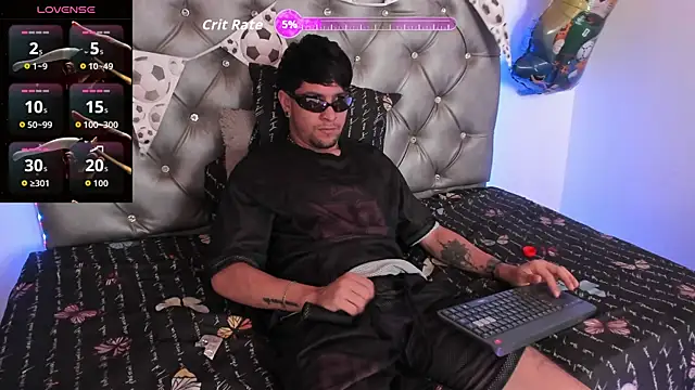 Snapshot of StefanoBigCock chatting on 06/25/26, 01:48 StefanoBigCock online show from 06/25/26, 01:48