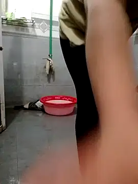 Snapshot of Mirra-a chatting on 07/04/26, 04:40 Mirra-a online show from 07/04/26, 04:40