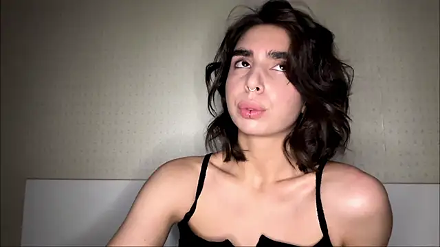 Snapshot of JessiaRuezga chatting on 07/02/26, 12:33 JessiaRuezga online show from 07/02/26, 12:33
