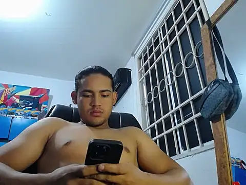 Snapshot of louis_rueda chatting on 06/20/26, 09:06 louis rueda online show from 06/20/26, 09:06