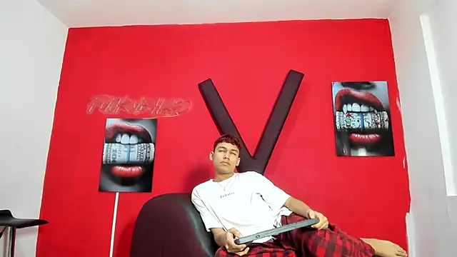 KING LOVERS1 online show from 05/23/26, 07:24